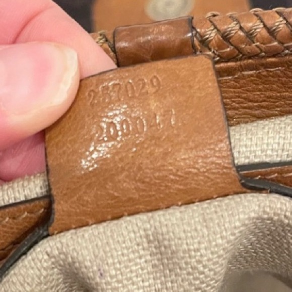 Gucci authentic designer leather handbag. Rare find  gorgeous bag - Picture 9 of 9